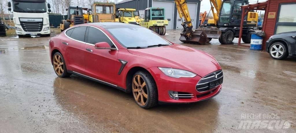 Tesla Model S P85D Personbiler
