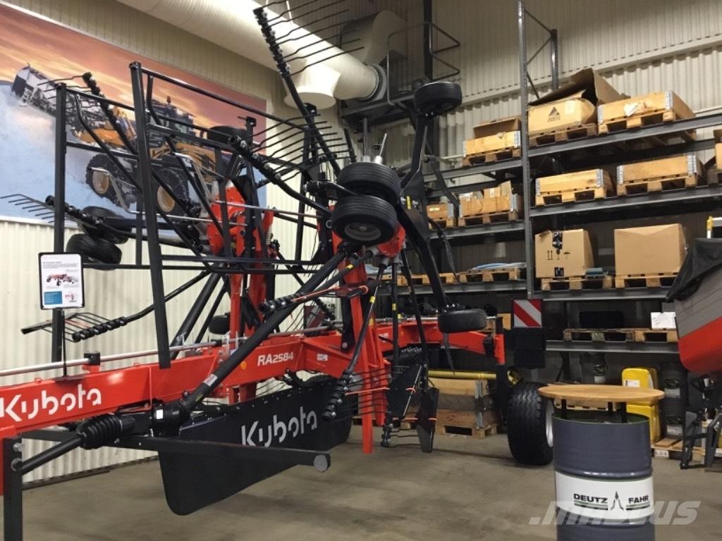 Kubota RA2584 Svanser
