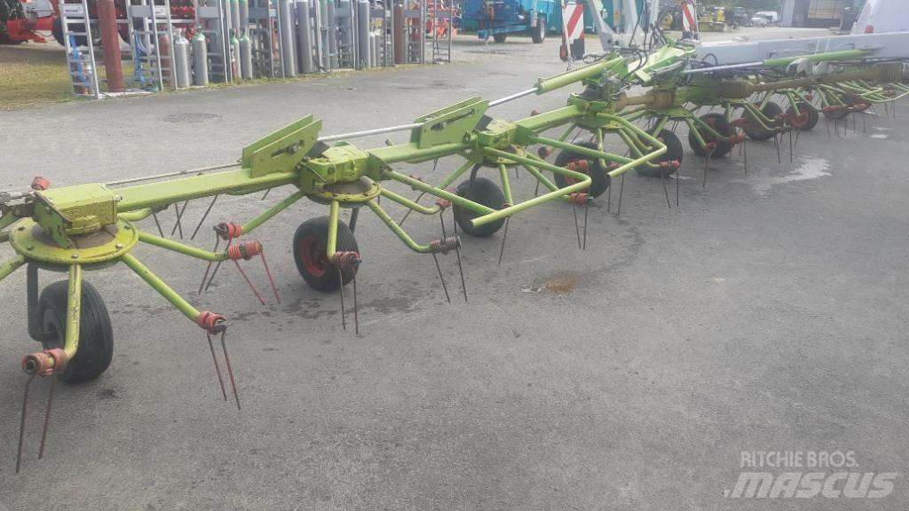 CLAAS VOLTO 1300 T Raker og høyvendere