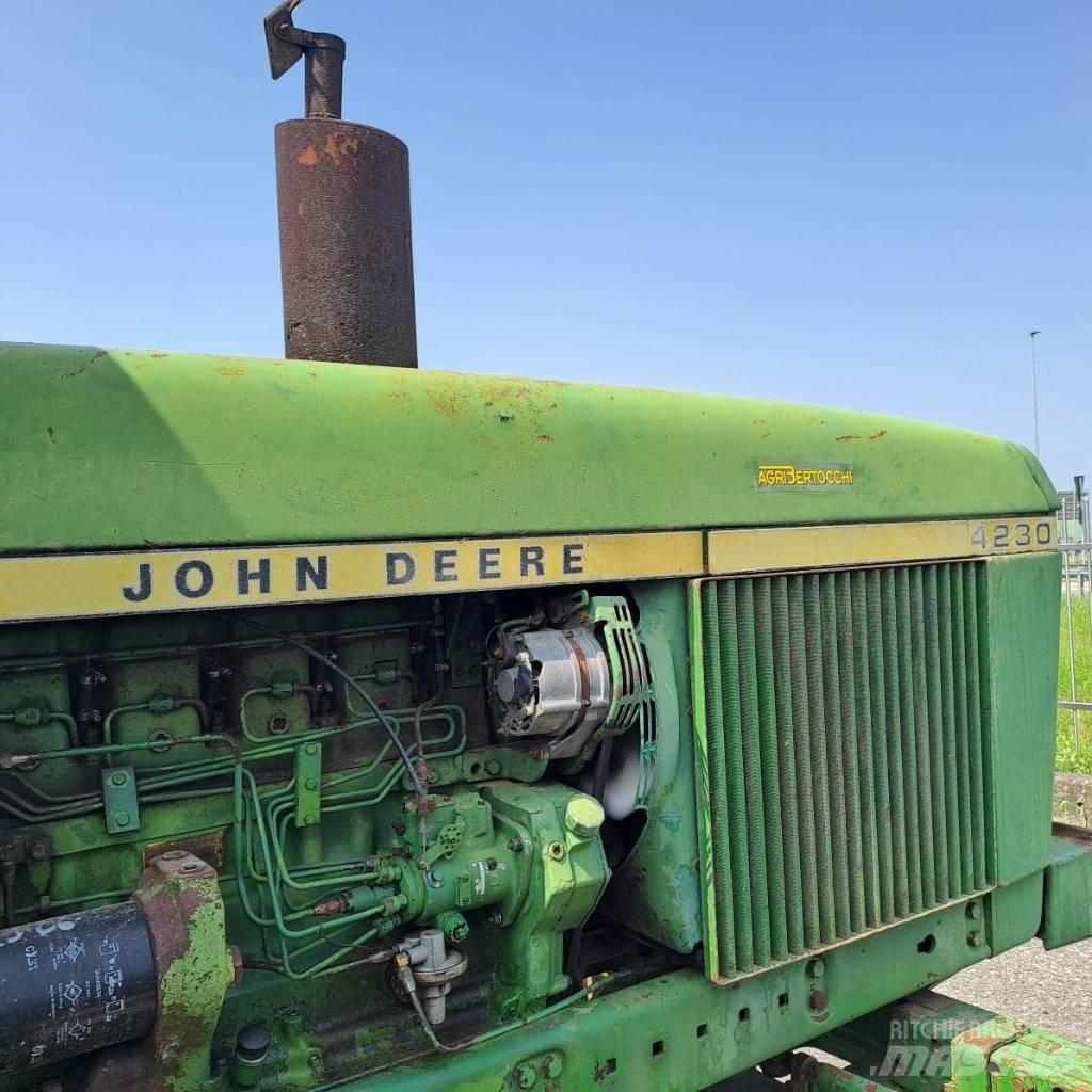 John Deere 4230 Traktorer