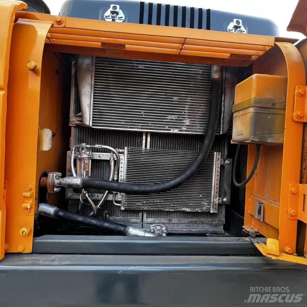 Hyundai R220-9S Beltegraver