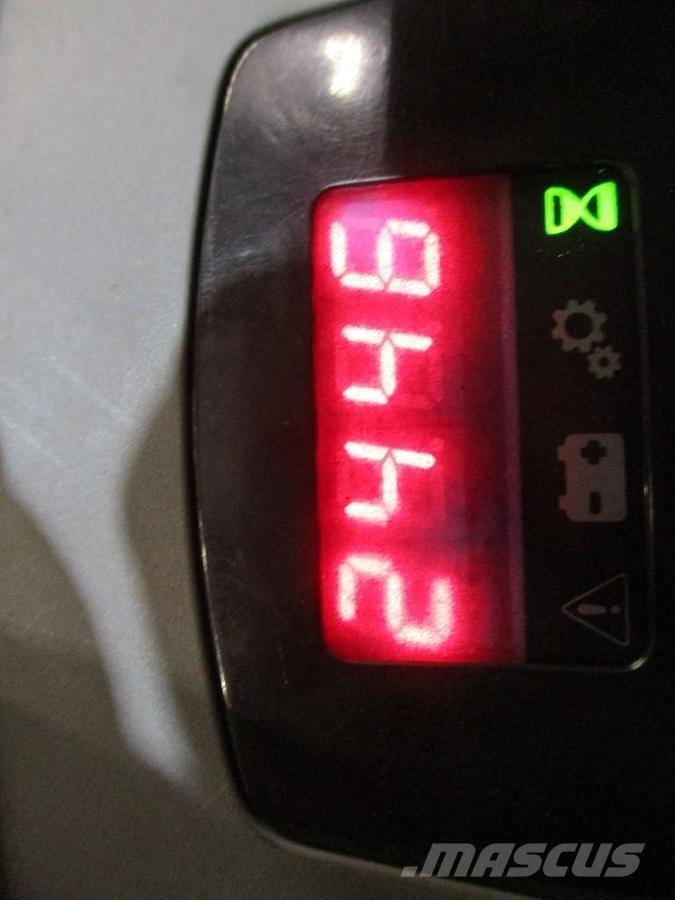 Toyota LPE250 Lavtløftende truck med platform