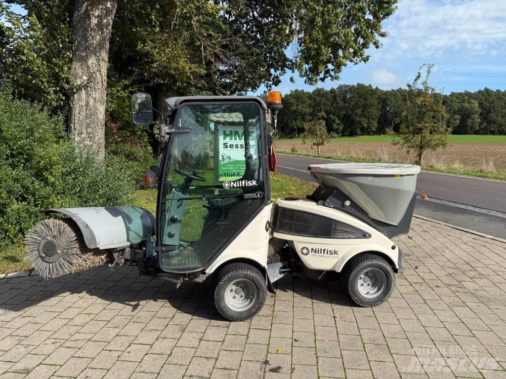Egholm 2250 MPV/redskapsbærer