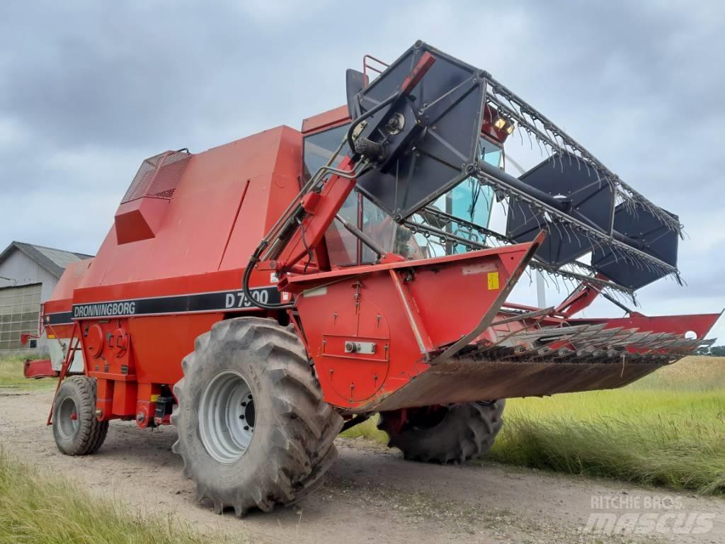 Dronningborg D7500 Skurtreskere