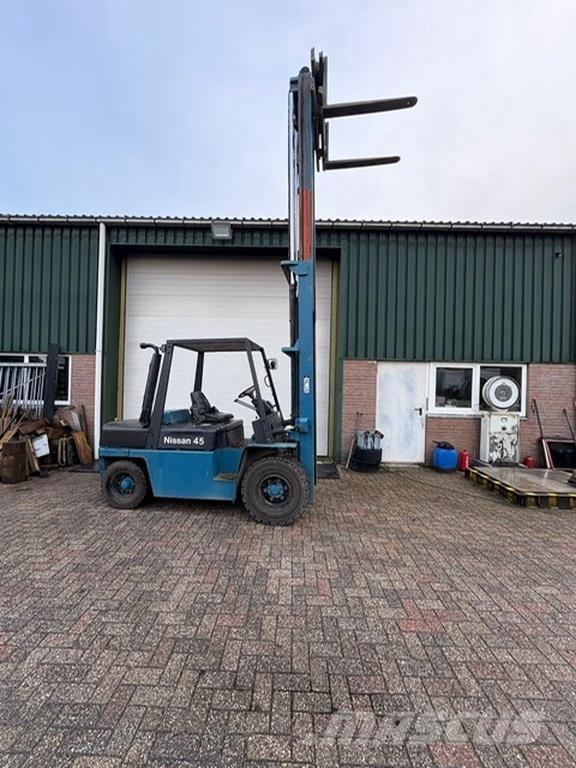 Nissan fd50 Diesel Trucker