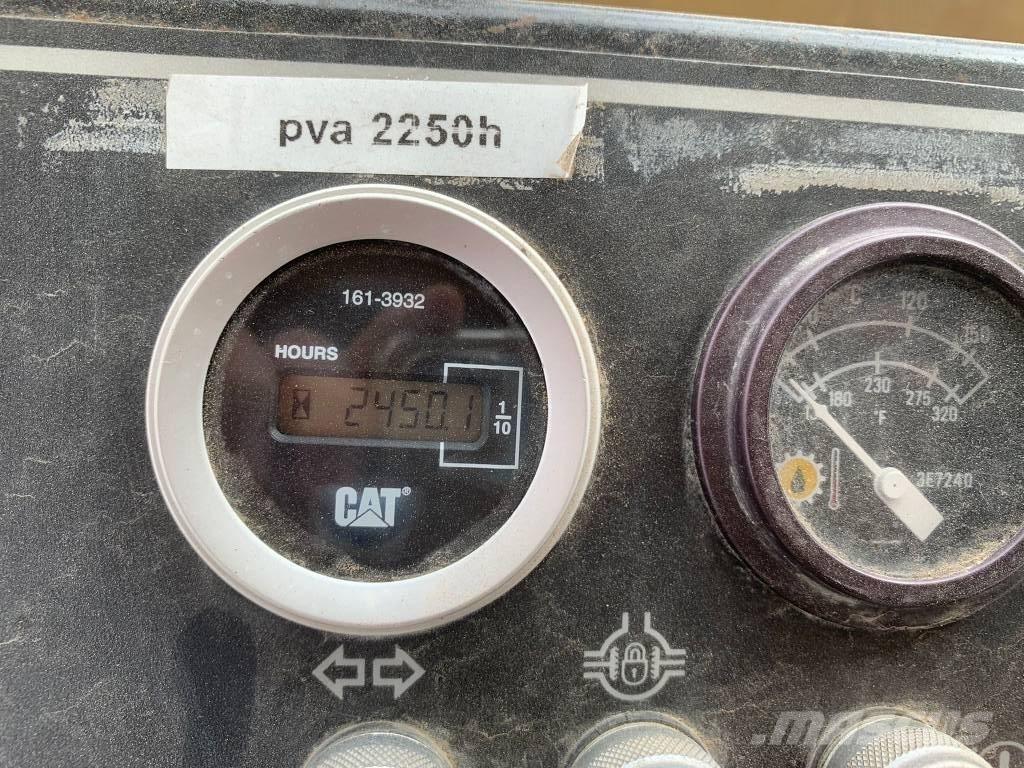 CAT PS 300 B Gummihjulsvalser