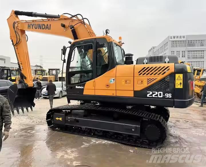 Hyundai R220-9S Beltegraver