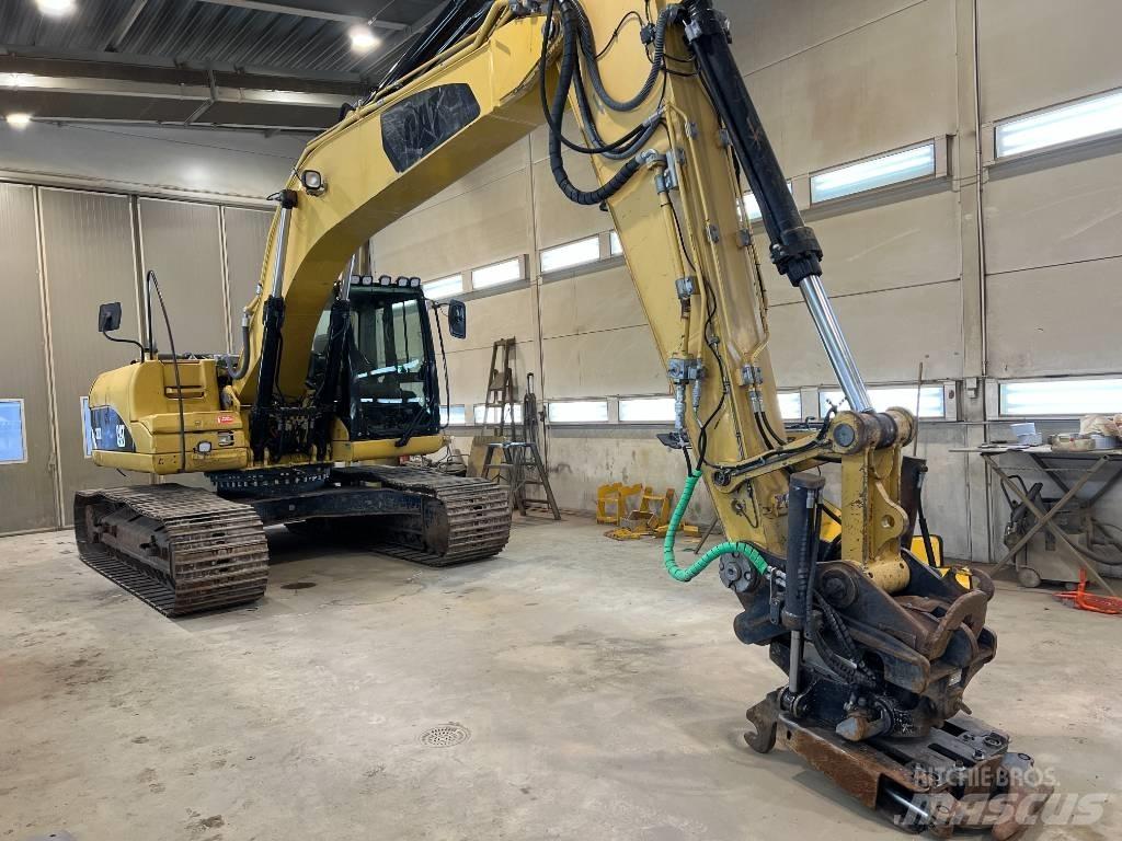 CAT 323 D L Beltegraver