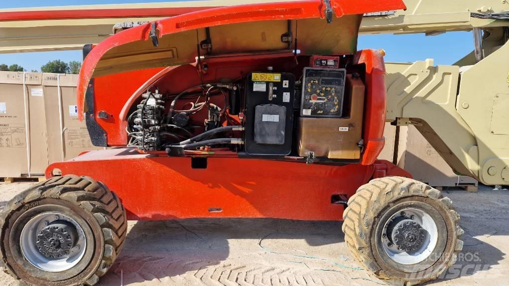 JLG 800AJ Leddede bomlifter
