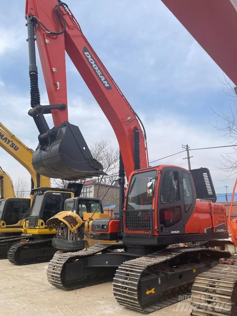 Doosan DX 225LC-9C Beltegraver