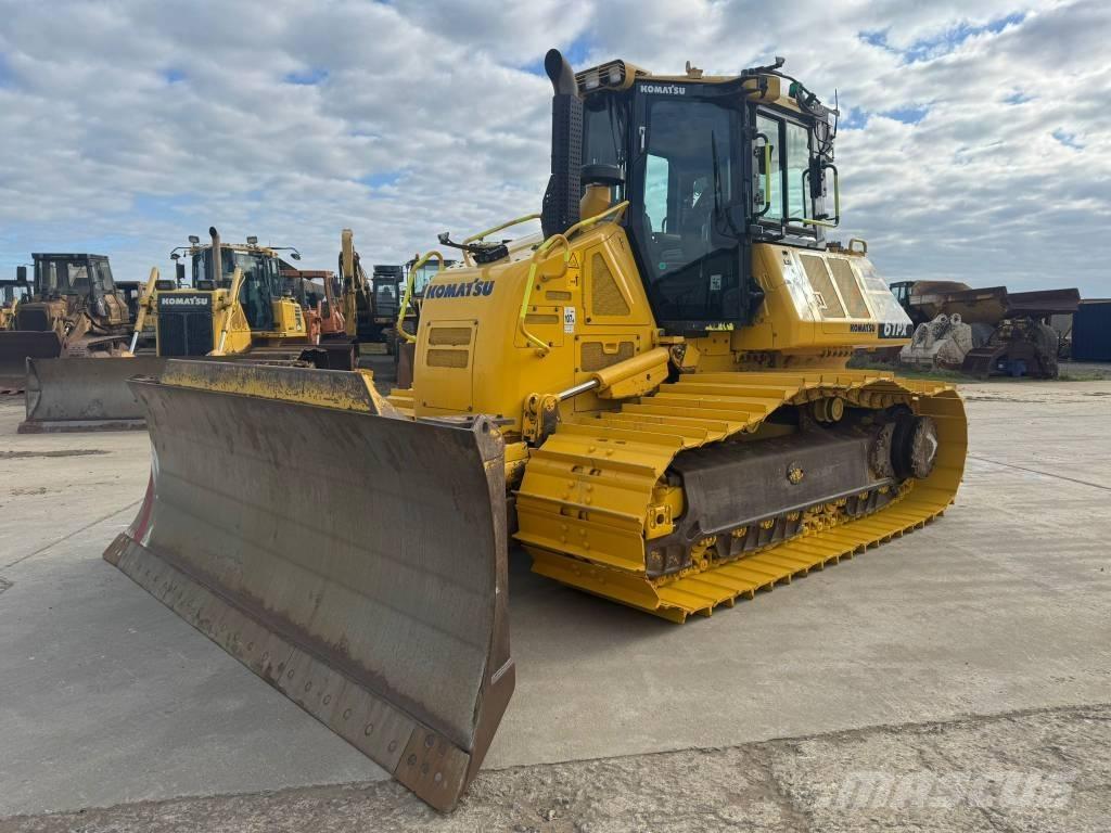 Komatsu D61PX-24 Dozere Beltegående