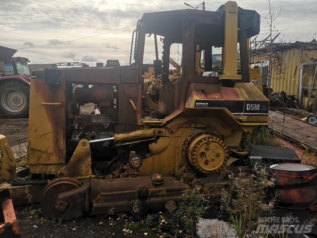 CAT D 5 M XL Dozere Beltegående