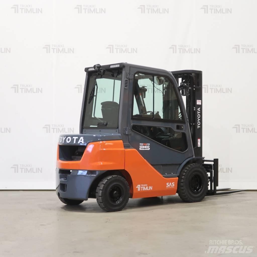 Toyota 52-8FDF25 Diesel Trucker