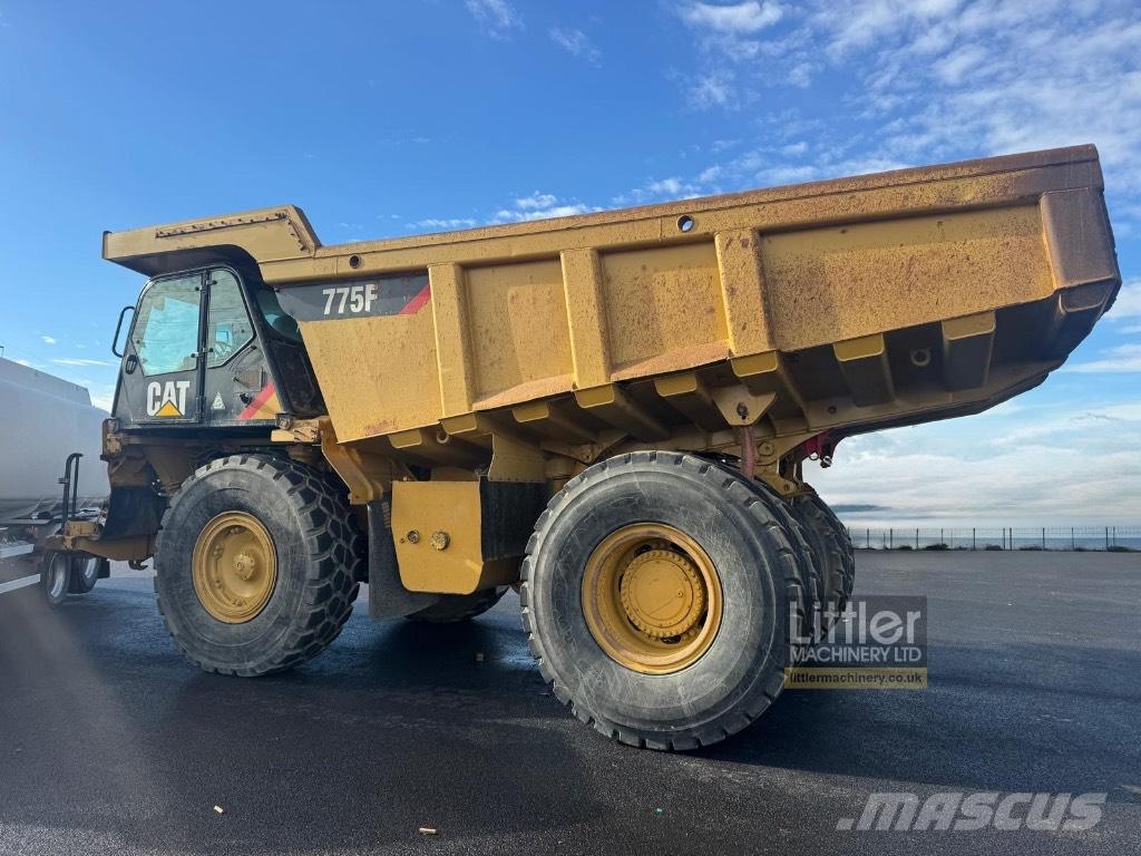 CAT 775 F Tipptrucker