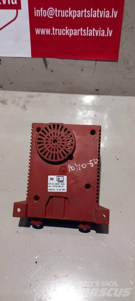 MAN TGA.  81259070326 Lys - Elektronikk