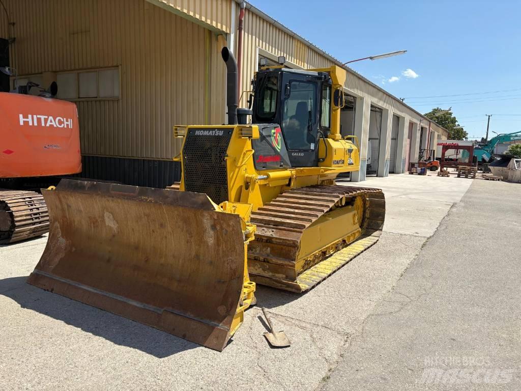 Komatsu 61 PX Dozere Beltegående