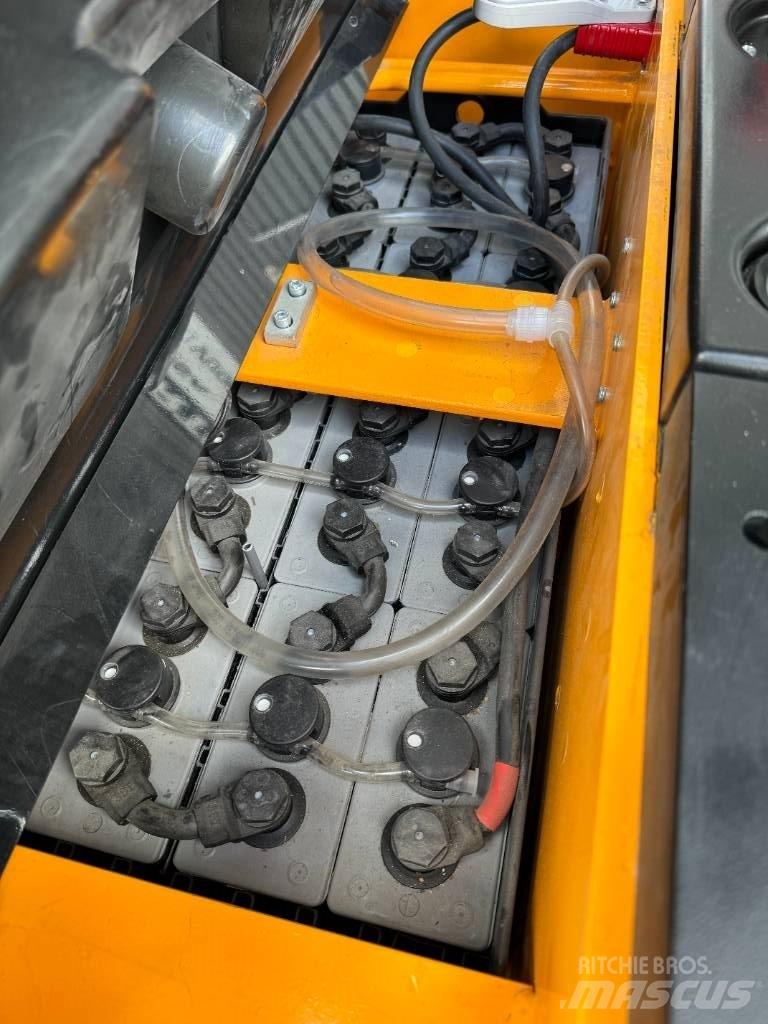 Hyundai 15ESR Stablere