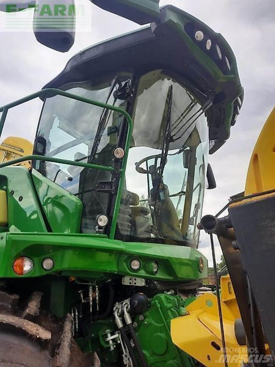 John Deere 8200i Selvdrevne fôrhøstere