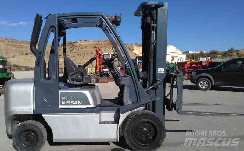 Nissan FGD02A30Q Diesel Trucker