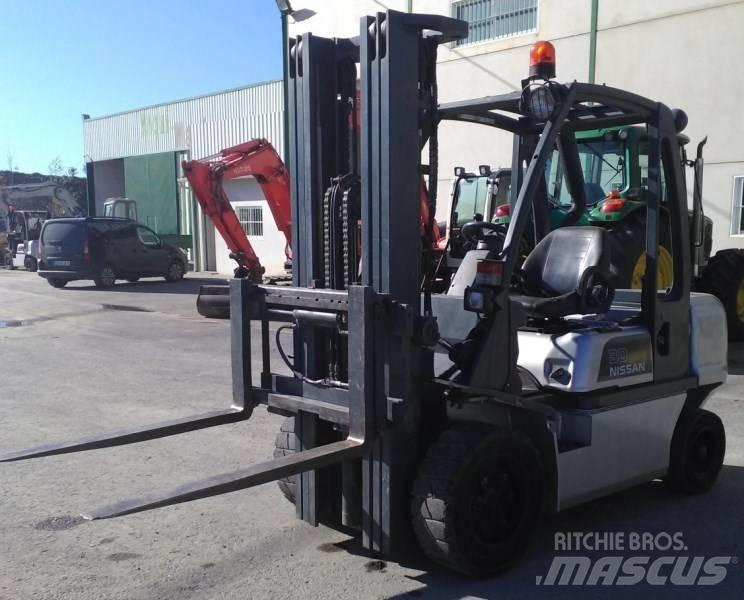 Nissan FGD02A30Q Diesel Trucker