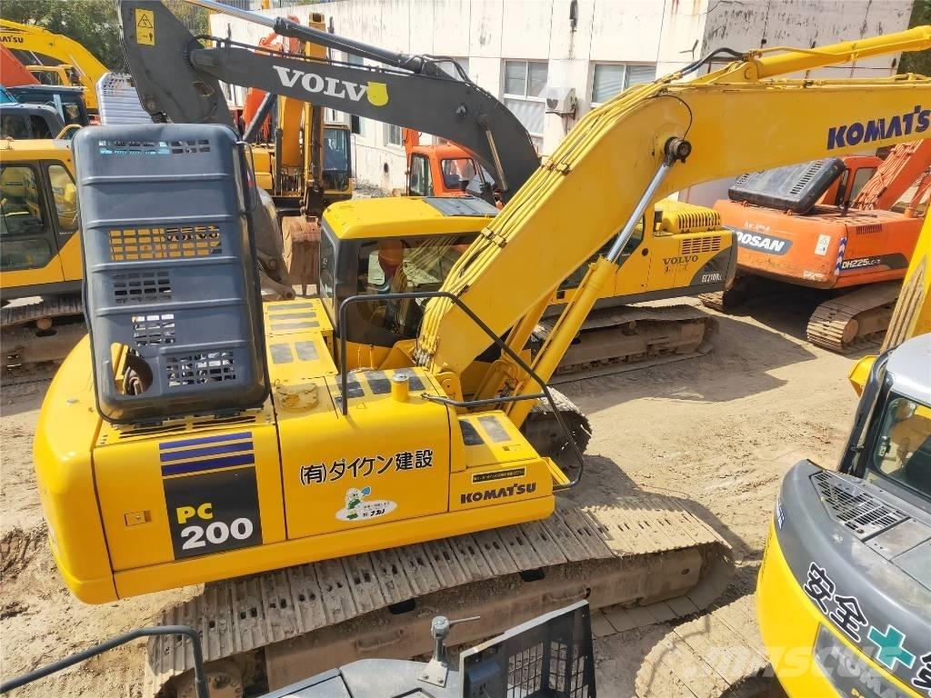 Komatsu PC200-7 Beltegraver
