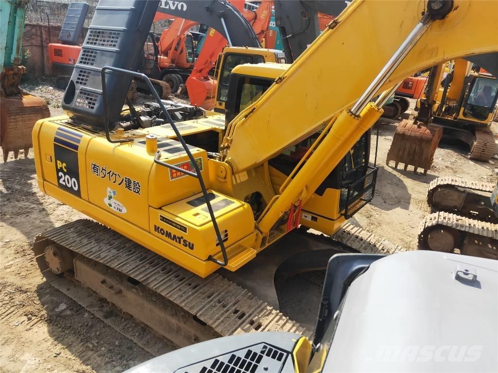 Komatsu PC200-7 Beltegraver