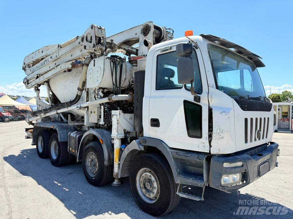 Astra Betonpompa Betongbiler
