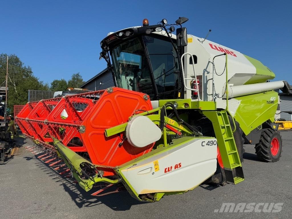 CLAAS Tucano 420 Skurtreskere