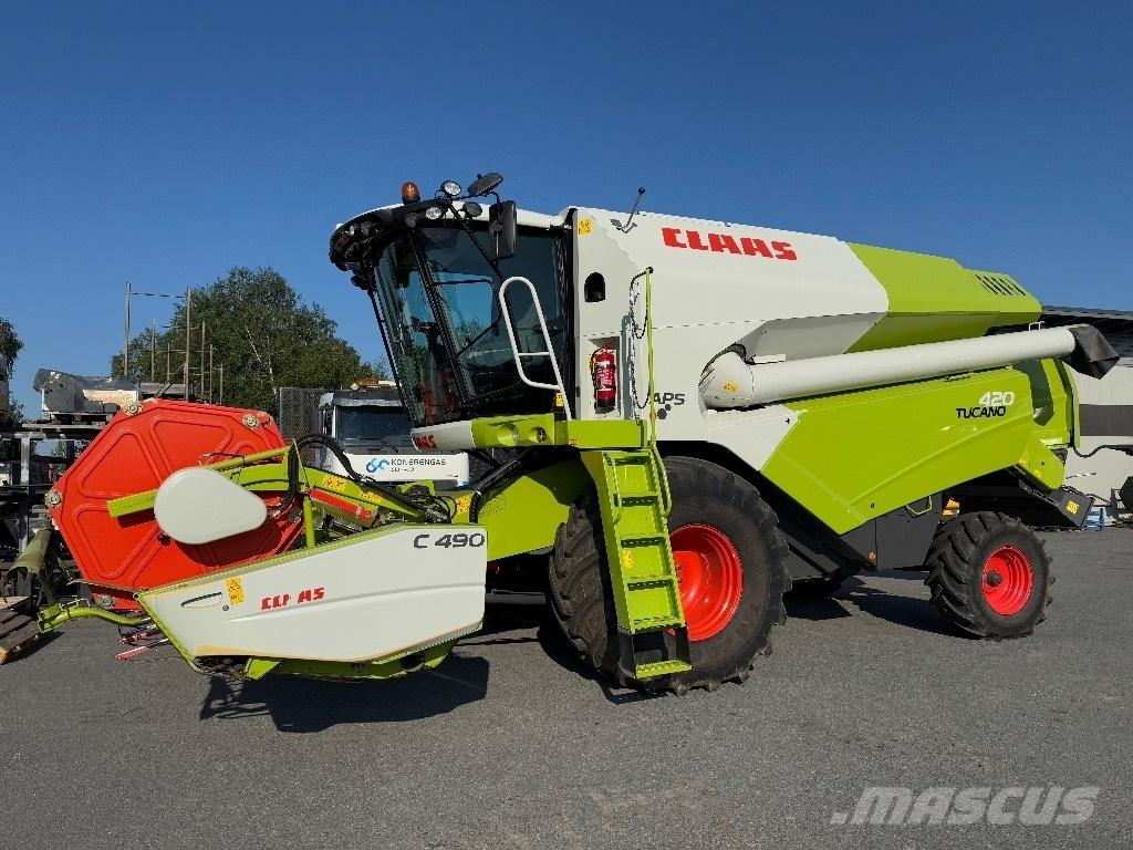 CLAAS Tucano 420 Skurtreskere