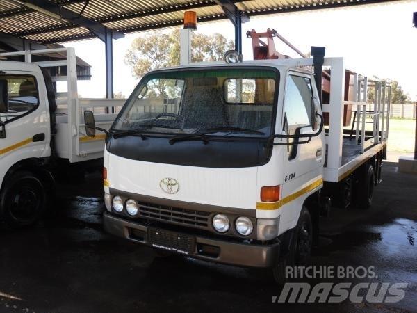 Toyota dyna 5104 Skapbiler