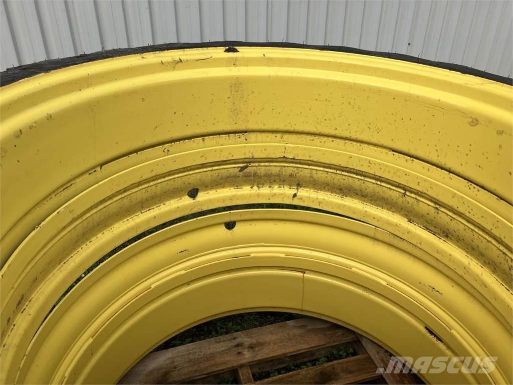 Taurus 270/95R44 Dekk, hjul og felger