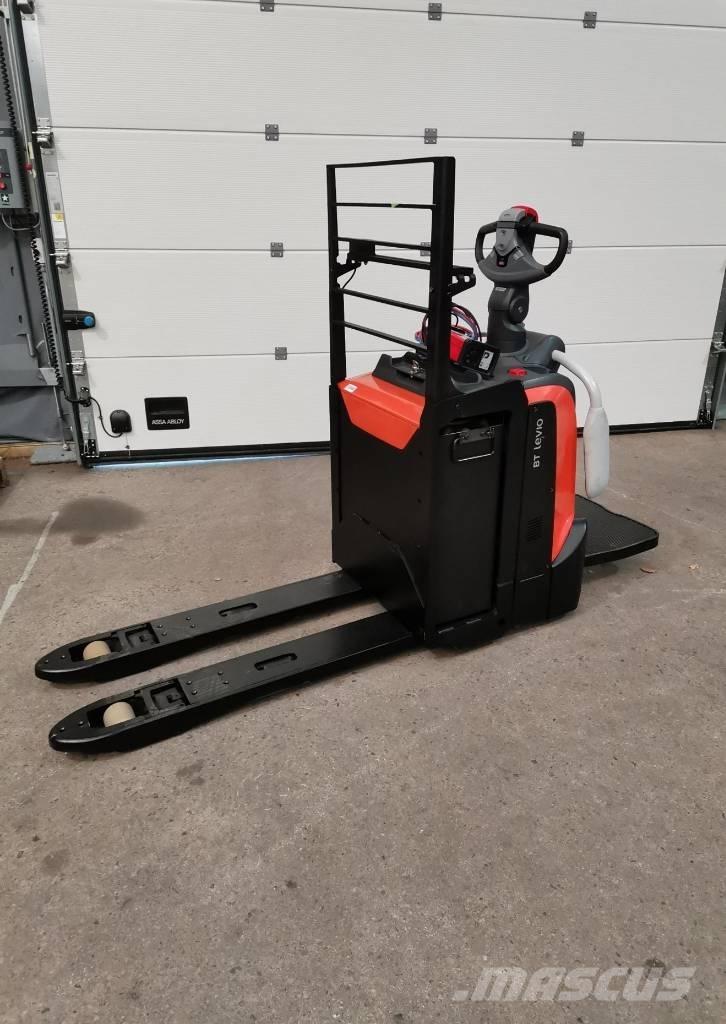 Toyota LPE220 Lavtløftende truck med platform