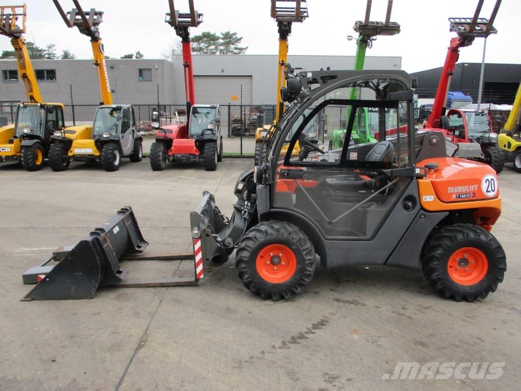 Ausa T 144 HX4 (011) Teleskoplastere