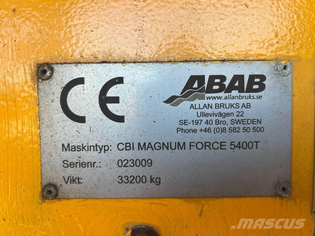 CBI 5400 Treknusere