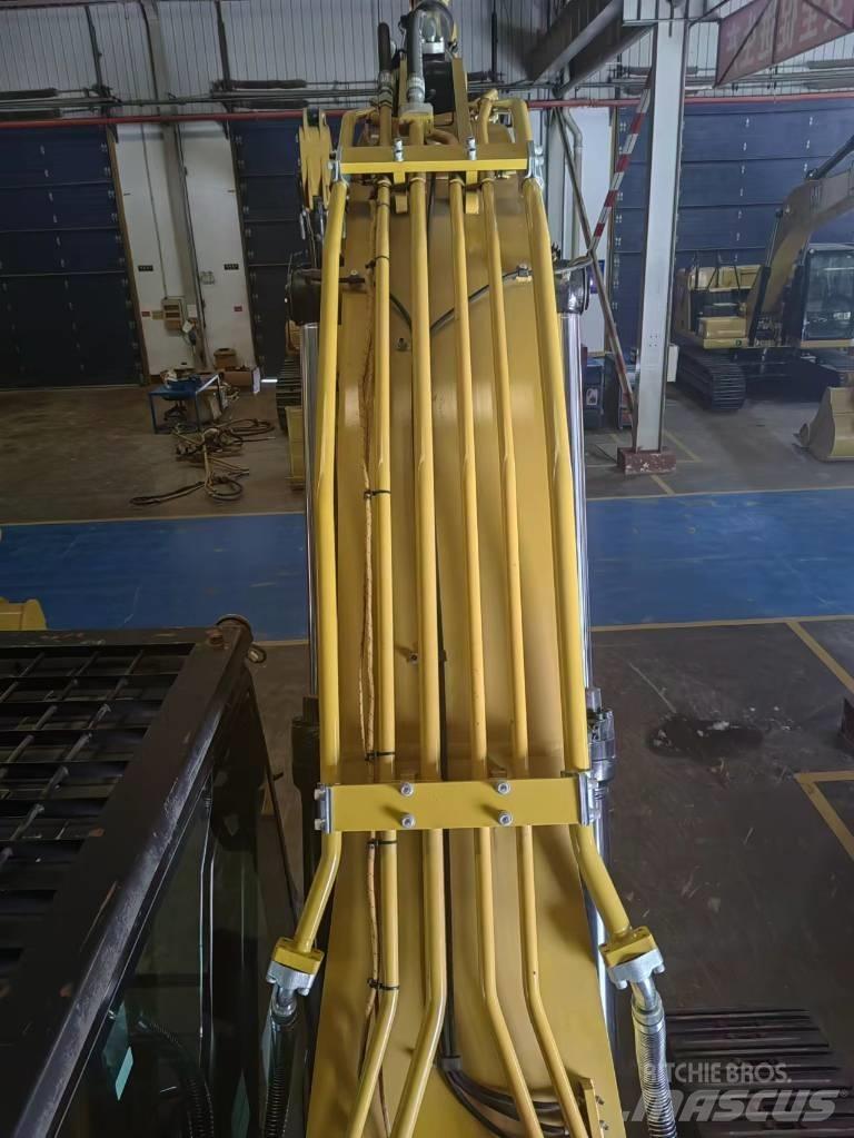 CAT 323 Beltegraver