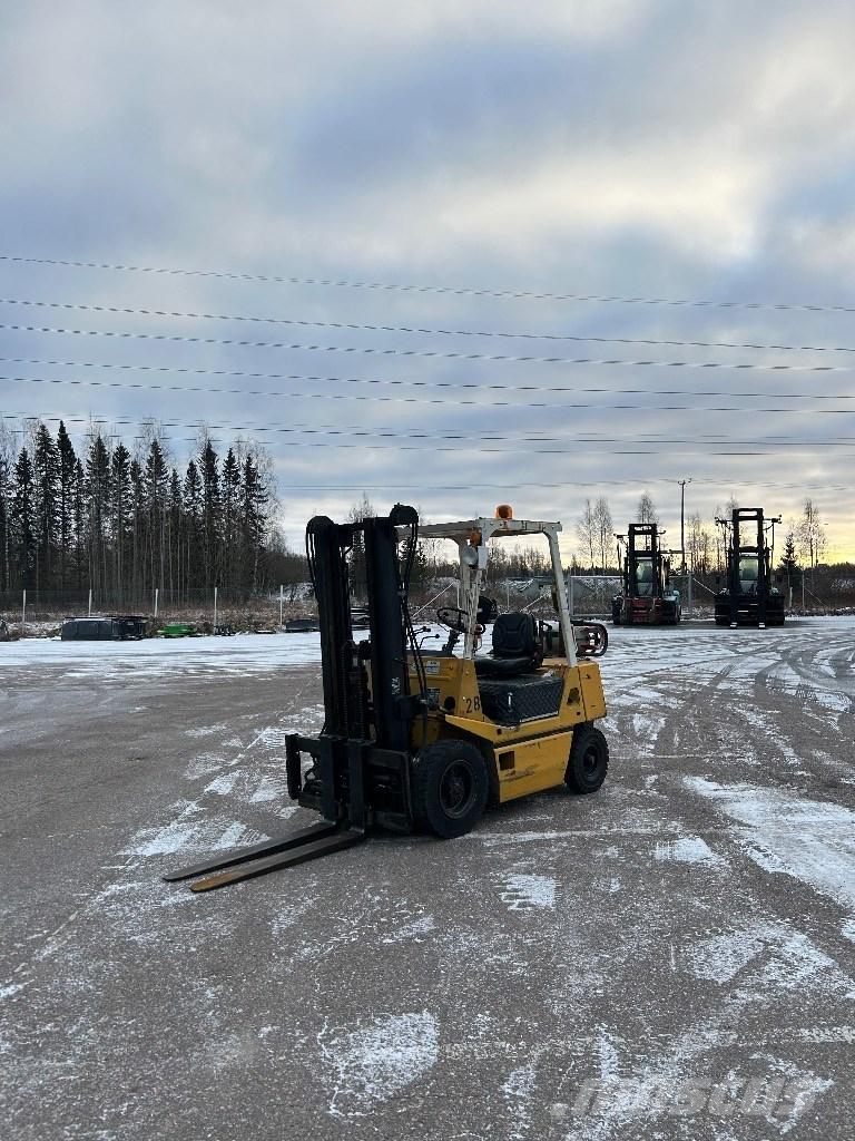 TCM FG 25 N2 Propan trucker