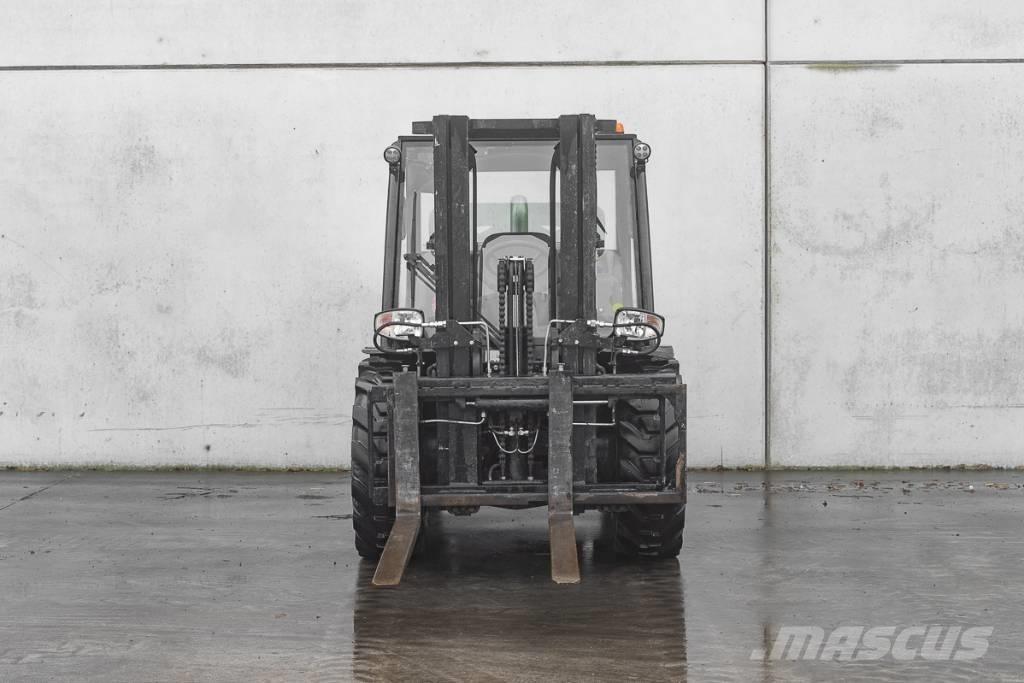 Manitou MC 30-4 D Diesel Trucker