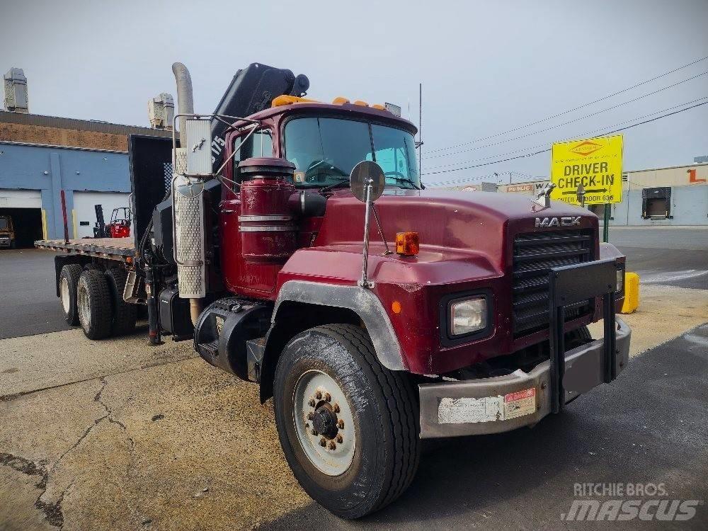 Mack RD 690 S Kranbil