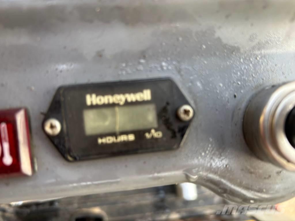 Takeuchi TB 210 R Minigravere <7t