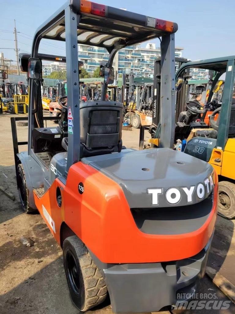 Toyota FD 30 8f Diesel Trucker