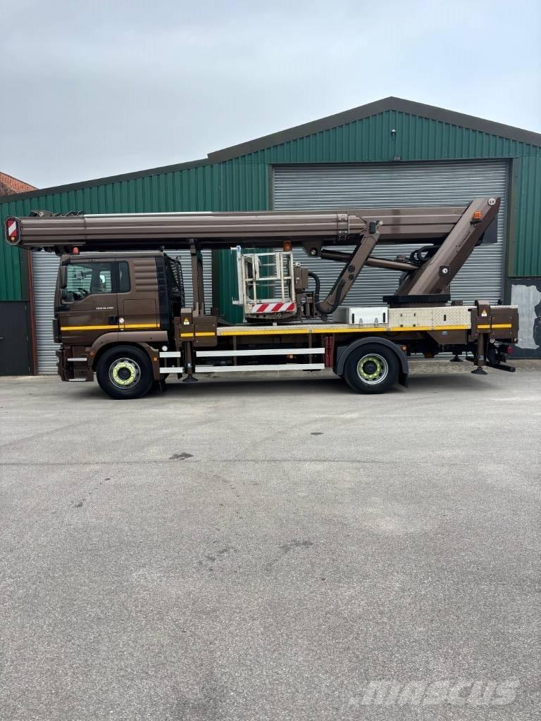Ruthmann T380 Bilmontert lift