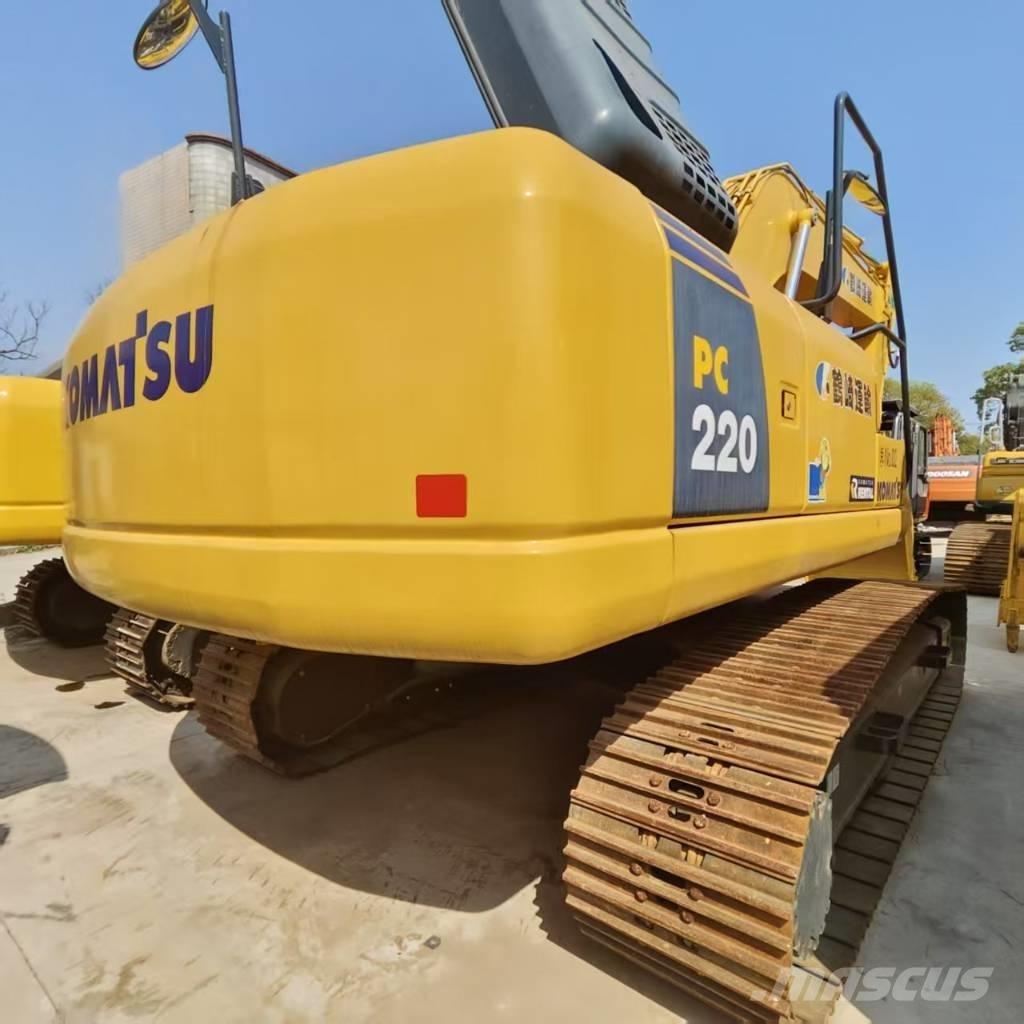 Komatsu PC 220-8 Beltegraver