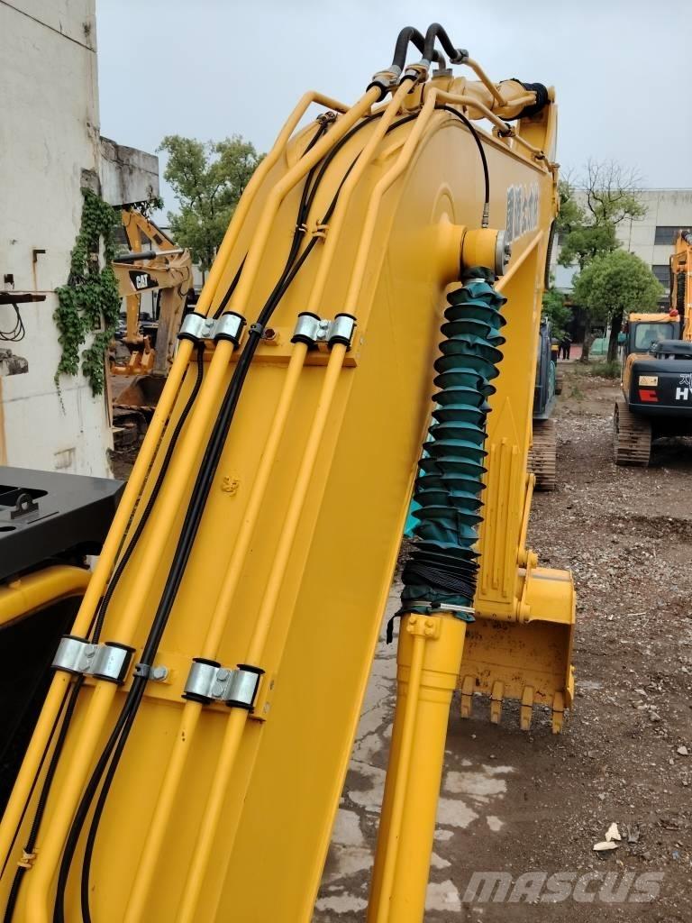 Komatsu PC 200-8 Beltegraver