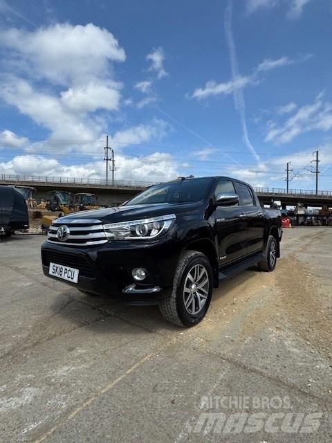 Toyota Hilux Pickup/planbiler