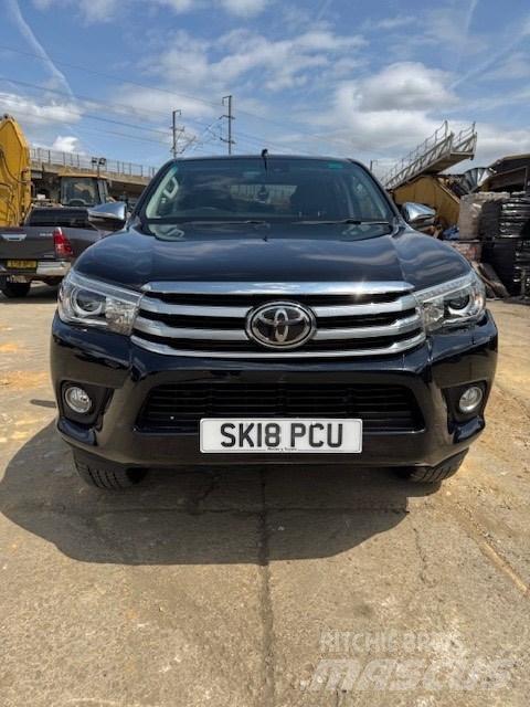 Toyota Hilux Pickup/planbiler