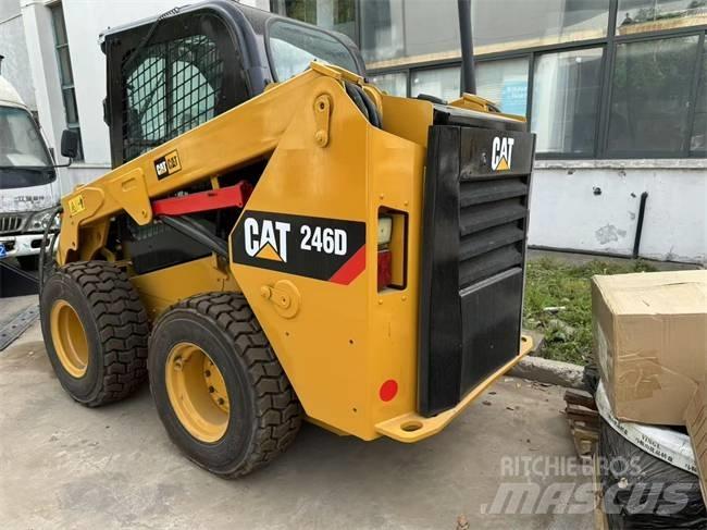 CAT 246 D Kompaktlastere