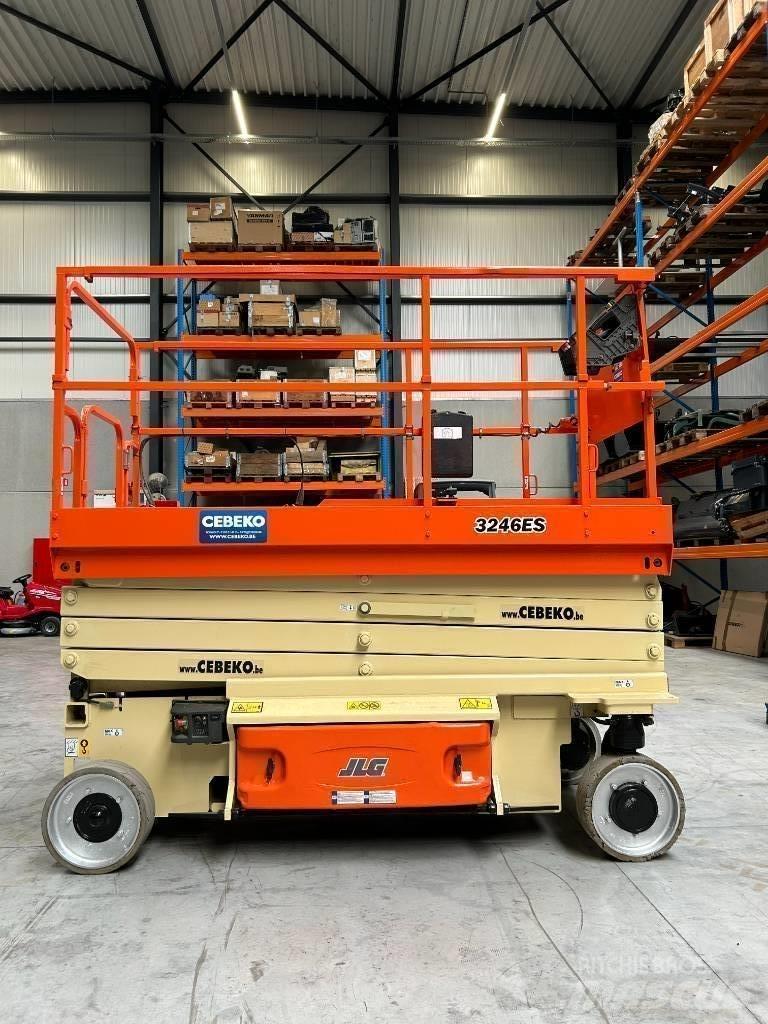 JLG 3246ES Sakselifter