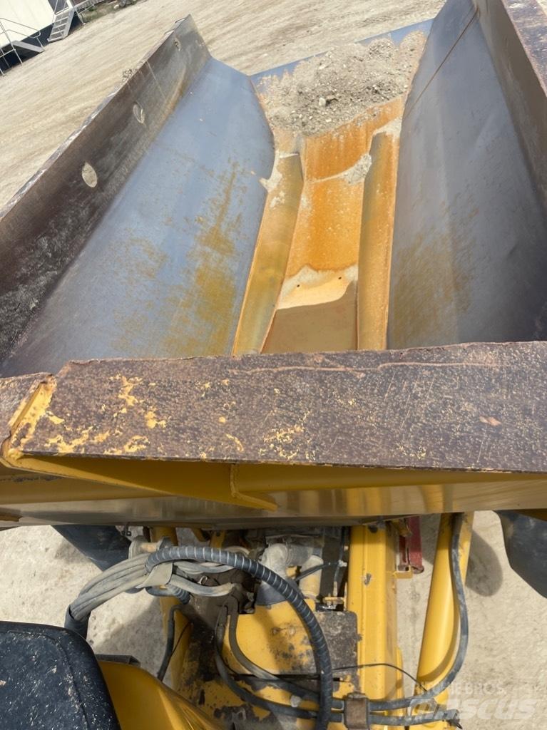 CAT 725 Rammestyrte Dumpere