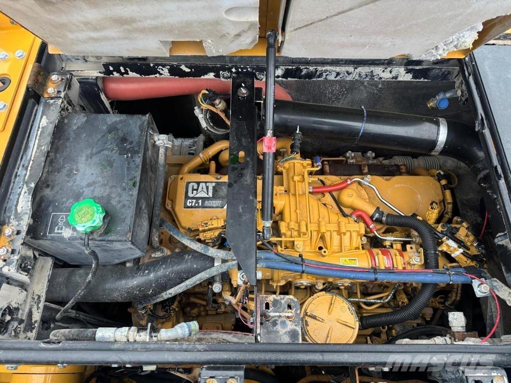 CAT MH3022 Gravemaskiner for avfallshåndtering