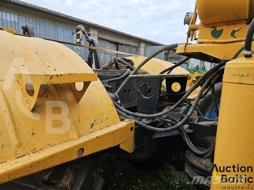  Kirovec K-701 Traktorer